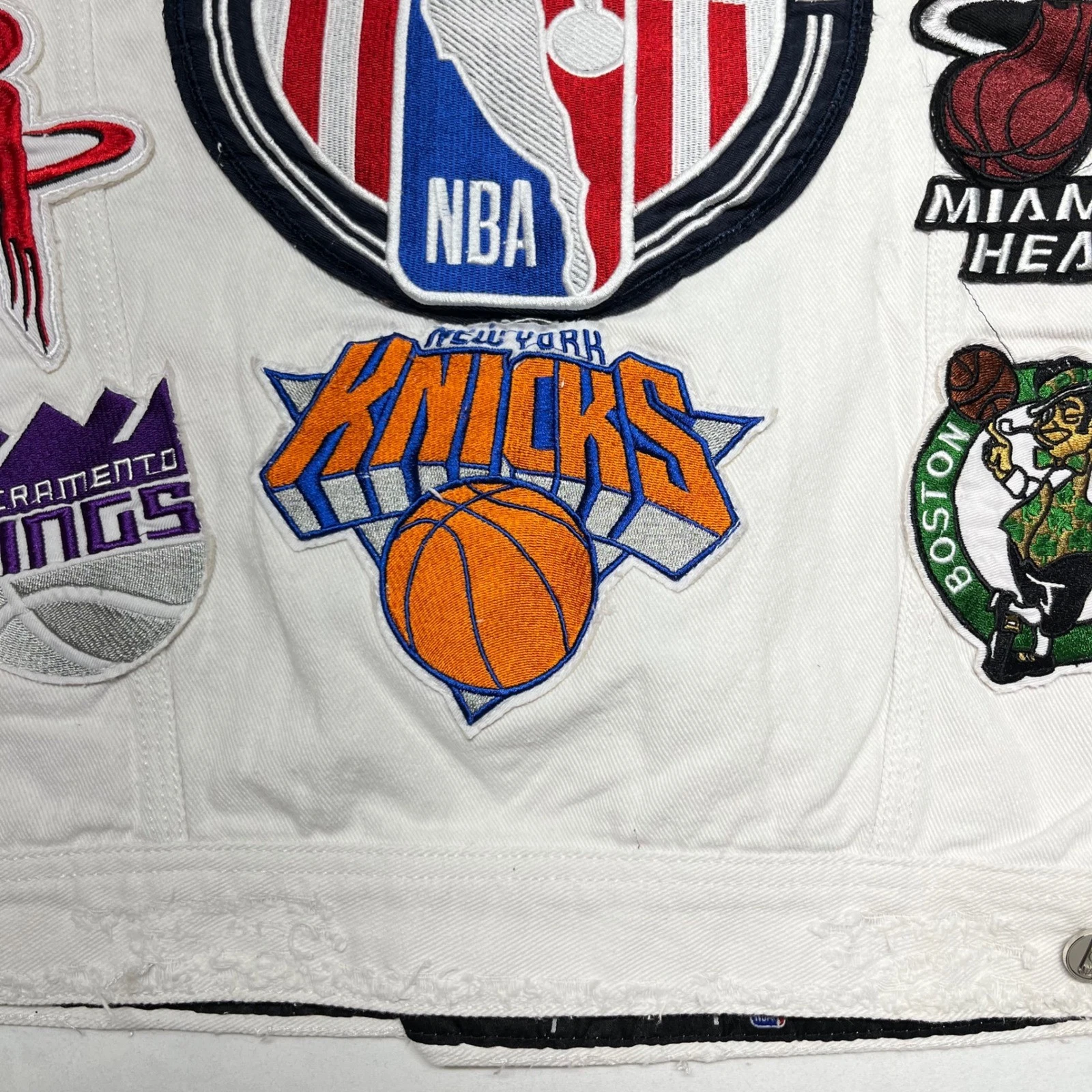 Heritage America UNK NBA Denim Vest Mens M White Distressed All Over Patches NWT - product detail image 11
