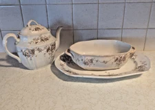 Mixed lot - Begonia Royal Simi porcelain Johnson Bros England