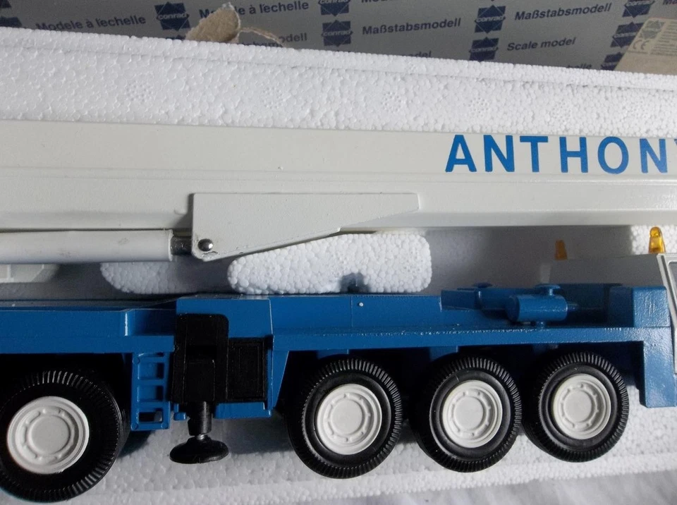 Brand New in Box Conrad 2077A Krupp 250 GMT Blue ANTHONY Mobile Crane 1:50 scale - Image 3 of 4