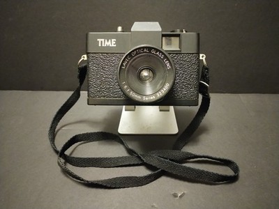 TIME Lavec 1:6 f 50mm Series 323400 Optical Glass Lens Film Camera. Easy To Use!