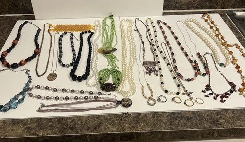 Lot of 25 + Pieces Vintage Beaded  Costume Jewelry Necklaces Wearable