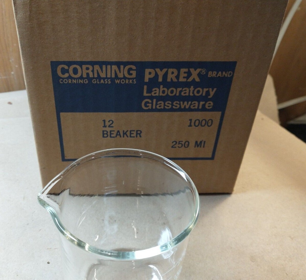 Science Pyrex Science Lab Equipment Pyrex 250mL Griffin Low Form Beakers 12-Pack ...