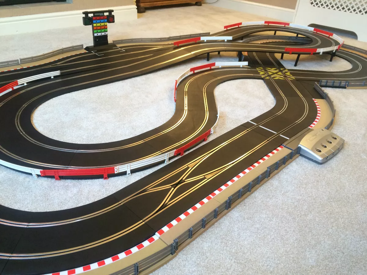 Scalextric Digital Large Layout With Pit Lane Pit Lane Game 2 Digital Cars