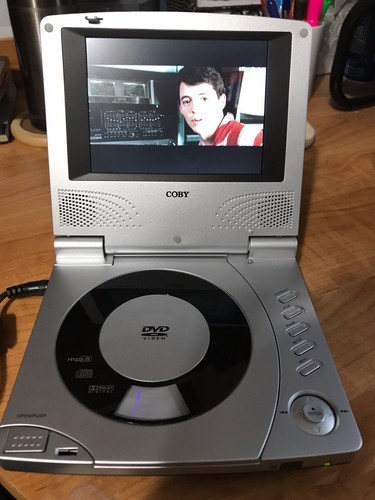 coby tfdvd5010 portable dvd player 5" w/case