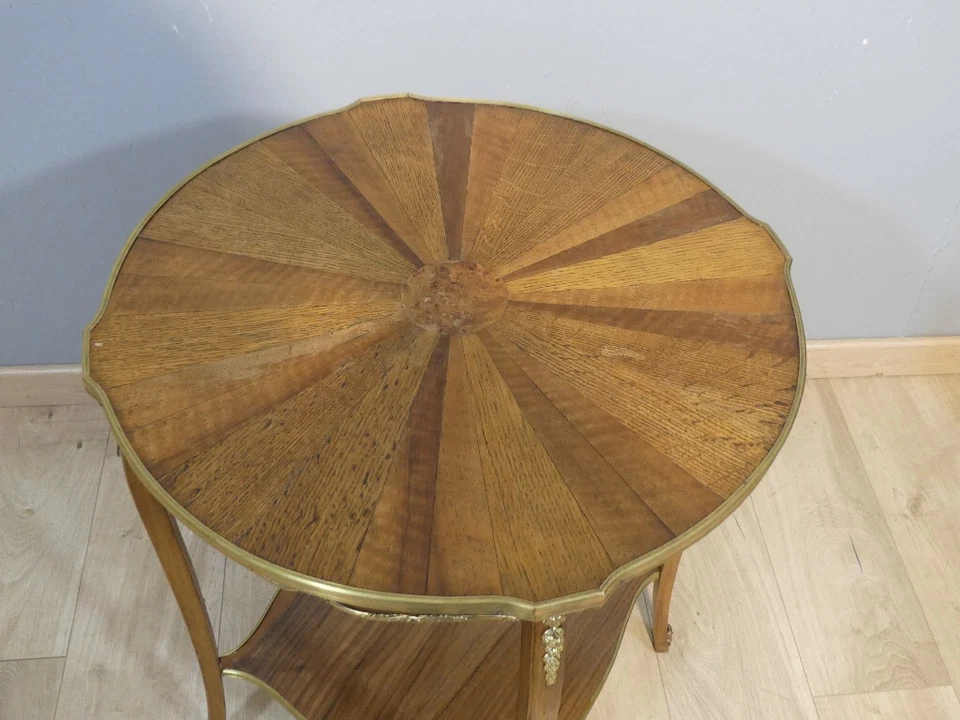 Guéridon De Style Louis XV Au Plateau En Marqueterie Rayonnante De Bois Divers, - Photo 3/4