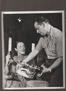 8X10 B&W PHOTO OF CLOSE UP ANNE REVERE AND MAN