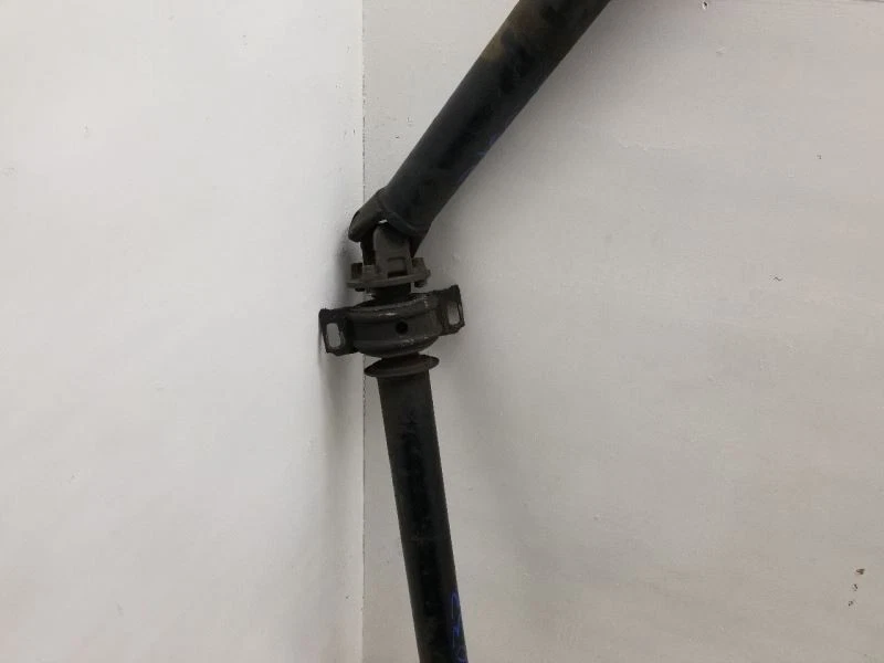 95-04 TOYOTA TACOMA 2.4L RWD AT REAR DRIVE SHAFT ASSEMBLY  - Image 3 of 4