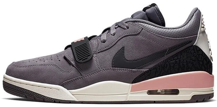 Jordan Legacy 312 bajo humo de pistola