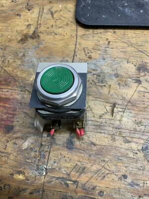 Allen-Bradley 800T-A Green Push Button Switch Ser T w/ 800T-XD1 Contact Block
