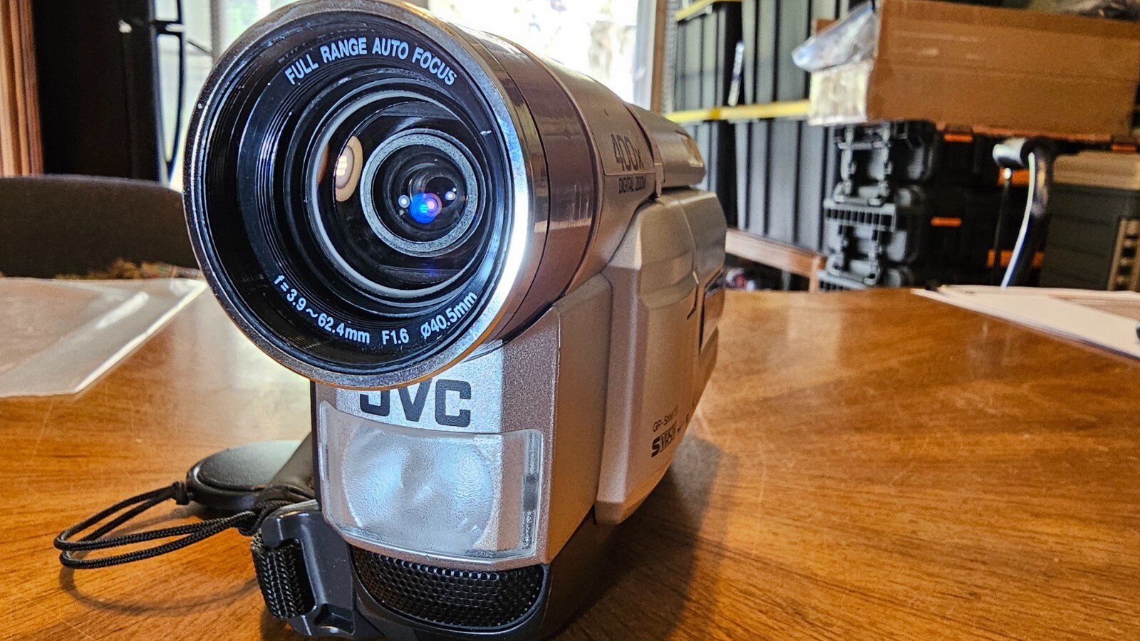 JVC GRSXM730U Camcorder Super VHSC 400X Zoom Special Effects NICE