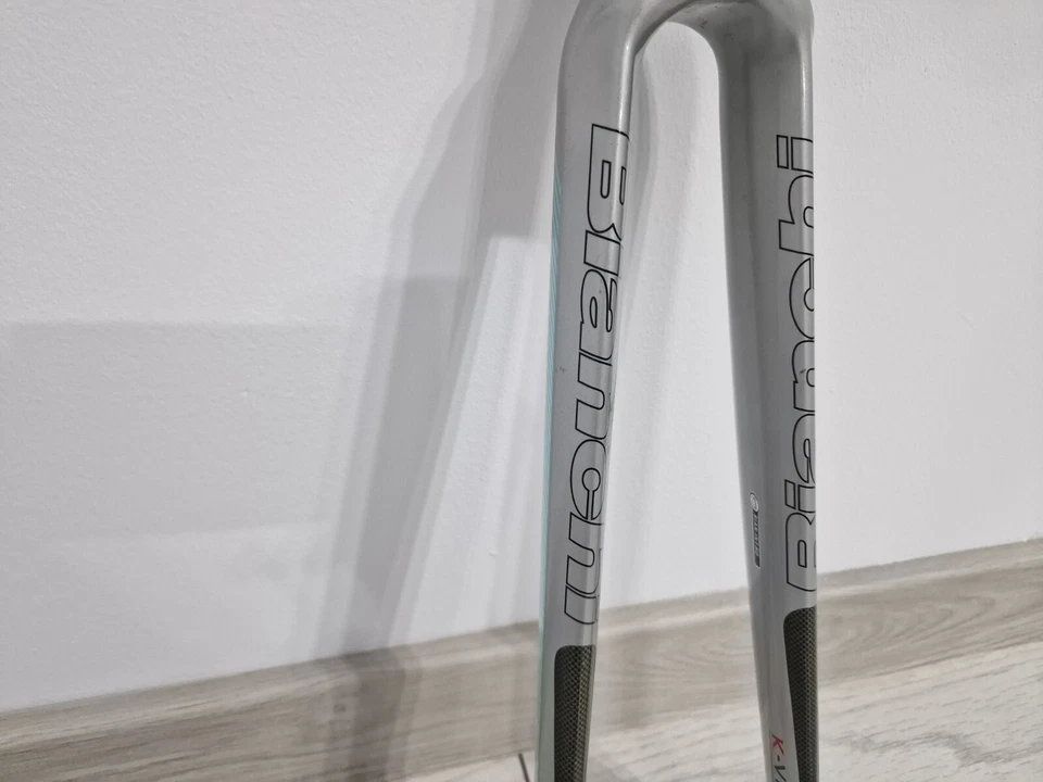 Bianchi Road Bicycle Carbon Fork K-VID 700c Tappered 204mm Steering 1"-1/8 - Image 2 of 4