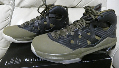 NEW IN BOX NIKE AIR JORDAN MELO M9, MEN SIZE 8 US,7 UK, 41 EUR BLK-SQUDRN GREEN