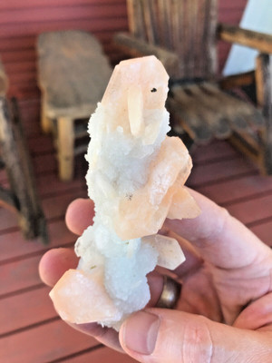 Stilbite on Quartz, stalctitic formation, esthetic, Poona area, India