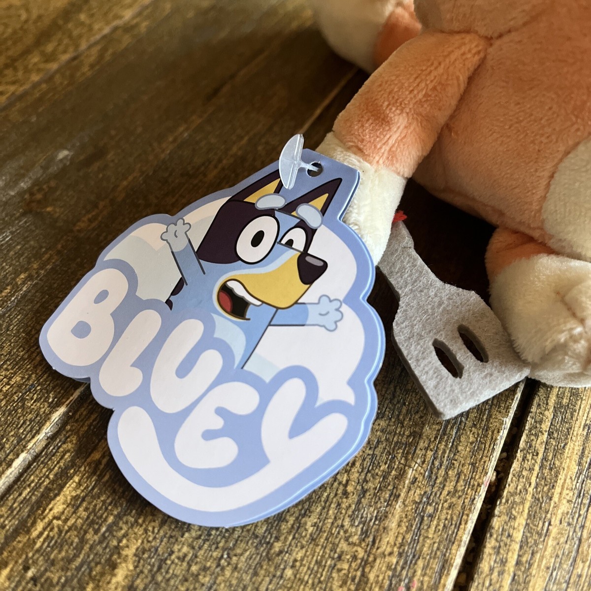 Bluey, Peluche Bluey de la Serie Infantil, Suave y Blandito, 20 cm
