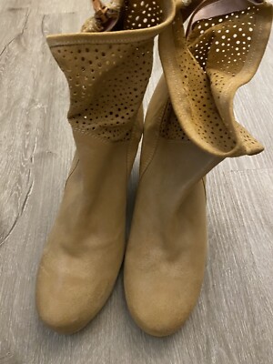 Lola Sabbia for Eric Michael Sand Back Zipper Suede Ankle Boots New, size 40 