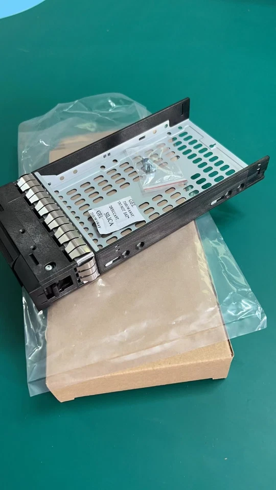 HP P14406-001 MSA M2 1060 2060 2040 M2 3.5 SFF SAS SATA HDD Drive Tray Caddy - Image 4 of 4