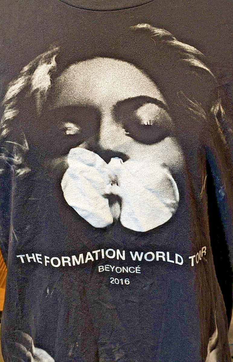 Beyonce The Formation World Tour, 2016 Medium T-Shirt Double