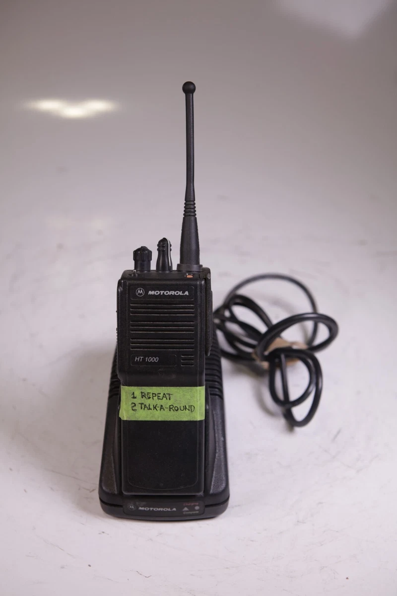 Motorola RADIOS (4) Motorola (HT1000) Radios & (1) (6) UNIT Motorola