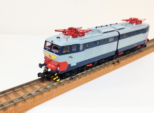 FS/Ferrocarriles Nacionales Italianos E656 locomotora eléctrica articulada Arnold 715863 | Condition: Used