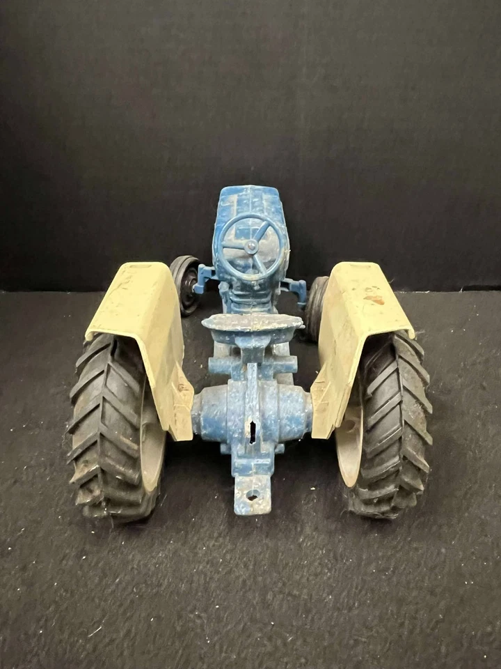 VINTAGE ERTL 1:12 SCALE 4600 FORD TRACTOR W/ PLASTIC FENDERS - Image 4 of 4