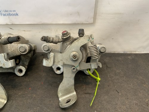 Par de pinzas de freno traseras izquierda derecha Nissan Sentra 2020-2024 - Imagen 4 de 8