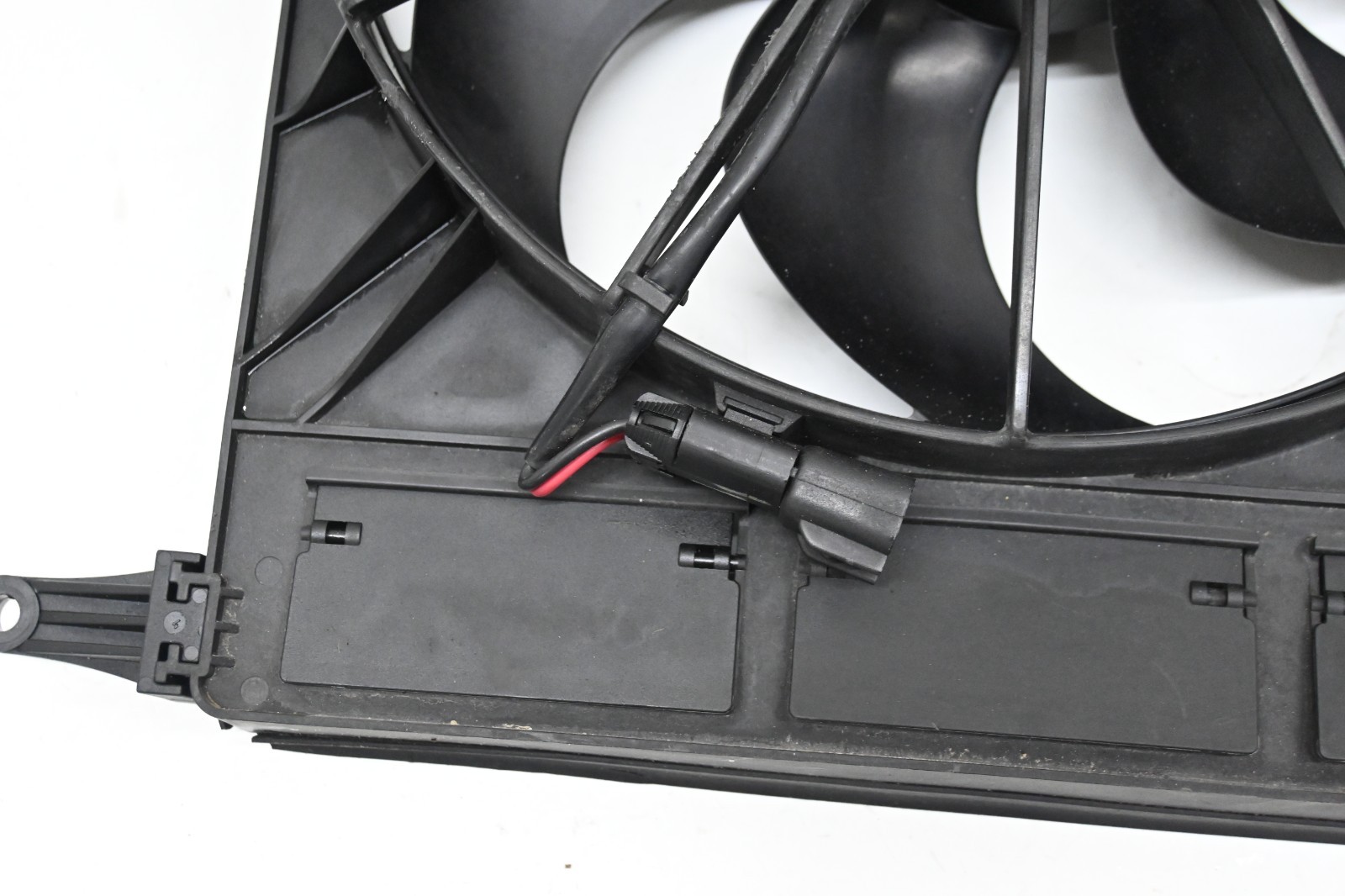 ⭐ 05-09 Maserati Quattroporte Engine Motor Radiator Dual Cooling Fan Shroud Oem