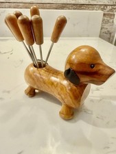 SWEET VINTAGE MID CENTURY MODERN WOODEN DOG HORS D'OEUVRES PICK HOLDER W/ PICKS
