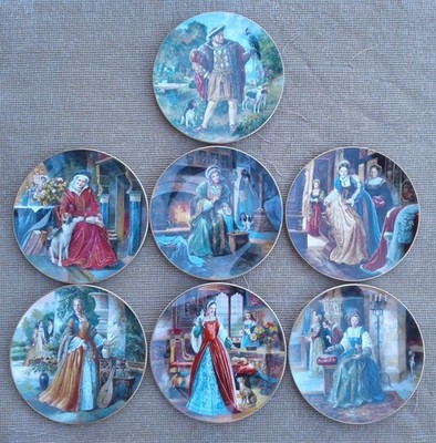 ROYAL DOULTON HENRY VIII & SEINE SECHS FRAUEN - SAMMLERGALERIE SET MIT 7 TELLERN.