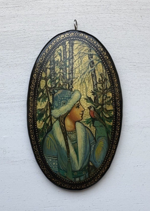 Vtg Russian Lacquer Pendant Hand Painted Fairy Tale Folk Art Signed 2.25”