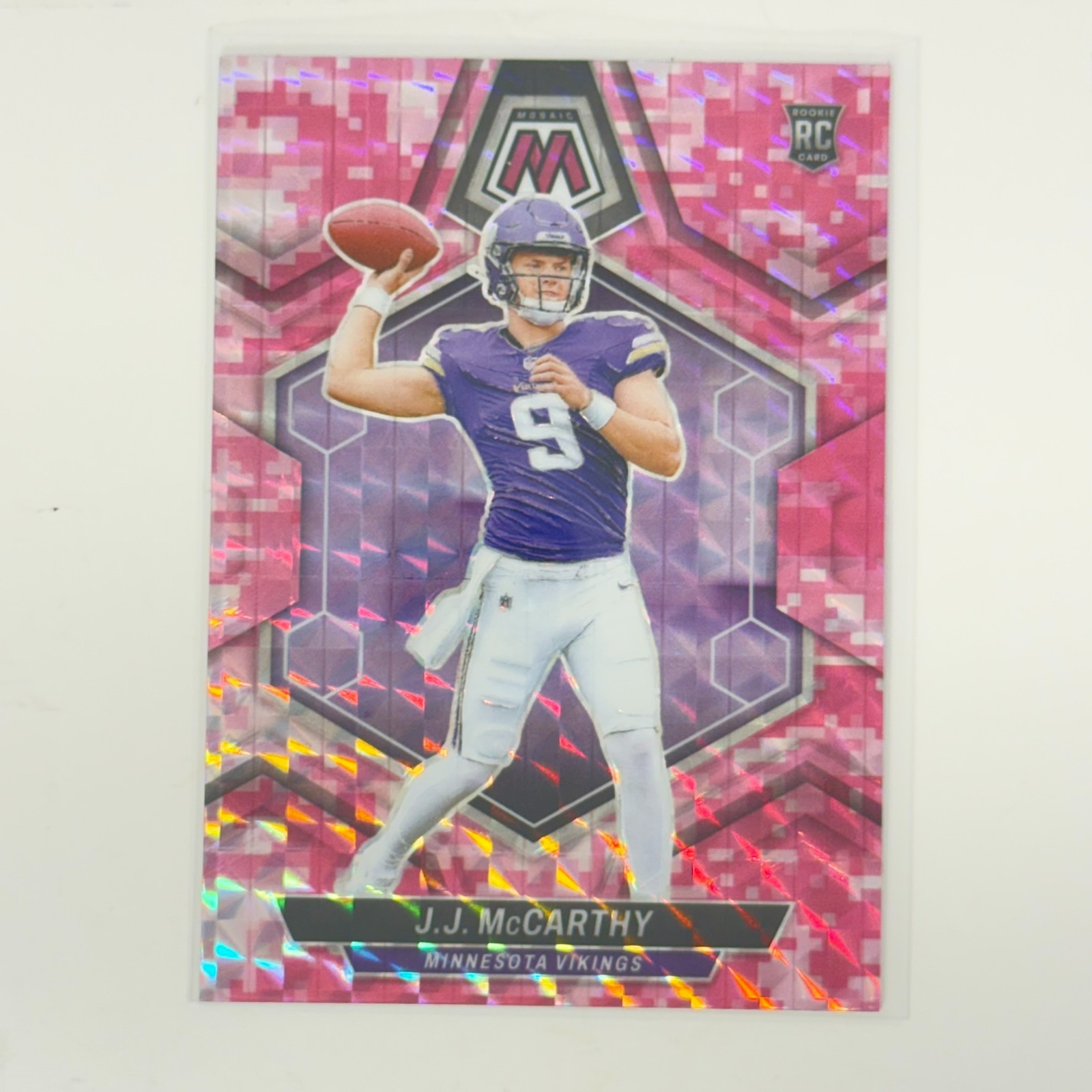 2024 Panini Mosaic - Rookies J.J. McCarthy #310 Camo Pink Mosaic Prizm (RC)