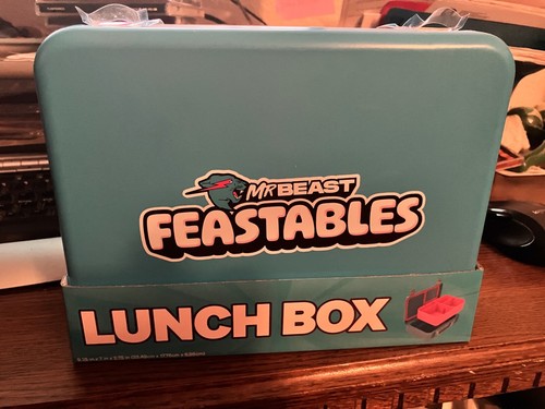 Lonchera Mr Beast Feastables Worlds Coolest azul/rosa nueva en paquete - Imagen 3 de 4