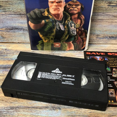 Small Soldiers VHS (1998) Movie DreamWorks Clamshell Video Tape & Flyer Insert - Picture 13 of 19