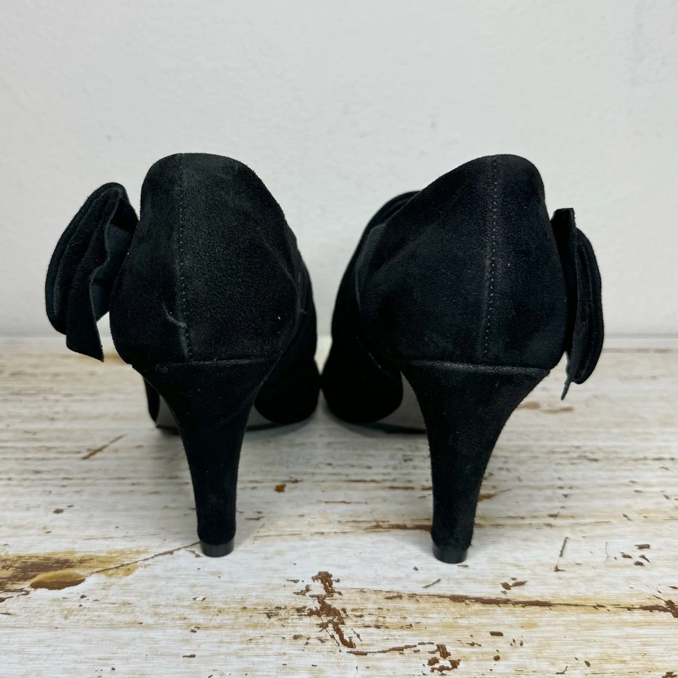 Botines Tahari Negro Grisson Gamuza Tacón 8M Foto 4 de 4