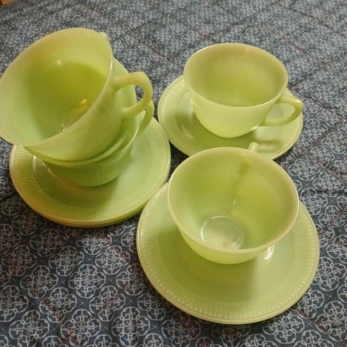 Set of 5 Vintage Fire King Jadeite Green Jane Ray Ribbed Cups And Saucers