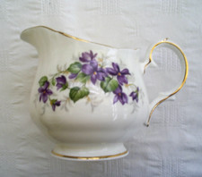 DUCHESS BONE CHINA VOILET PATTERN CREAM/MILK JUG