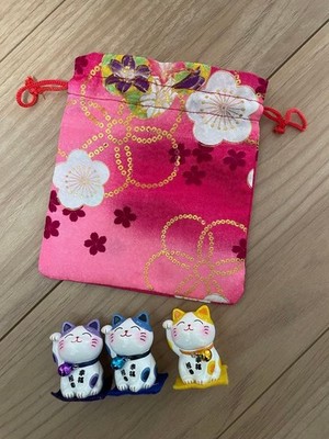 Lucky Cat Set of 3 Figurines with Pouch, Blue Tail, d Tail