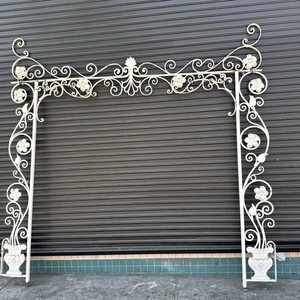 1930s garden trellis Spanish decorative iron with pots and ivy  100X115
