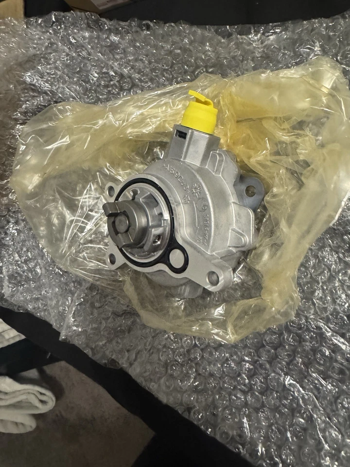 Pieza de bomba de vacío # LRO47384 para Land Rover/Range Rover 2012-2018. Pieza de distribuidor. Foto 2 de 4