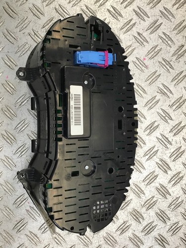 Tacho Audi A3 (8P) 2.0 TDI 103kW 140PS Kombiinstrument - Bild 2 von 2