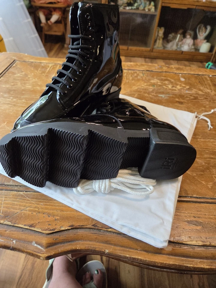 Nueva bota de charol negra unisex iRi NY. Hecho en ITALIA. Talla 46. US Hombre 13 Foto 3 de 3