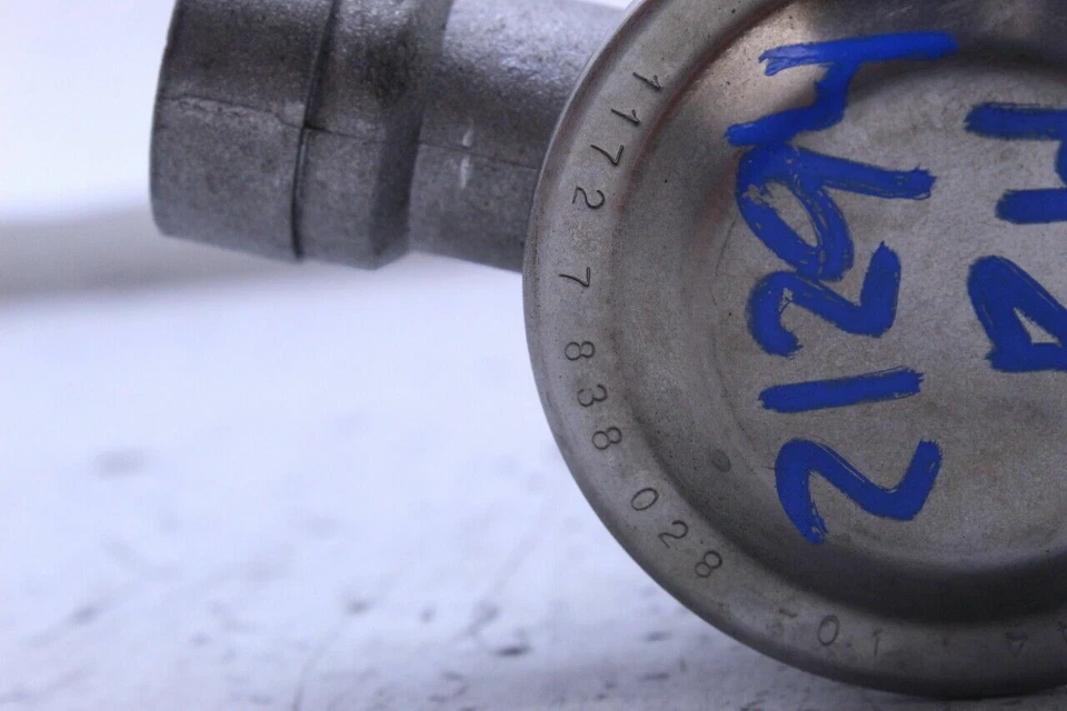 BMW M3 S65 EGR 2008-2013 válvula desviadora derecha OEM usada Foto 4 de 4