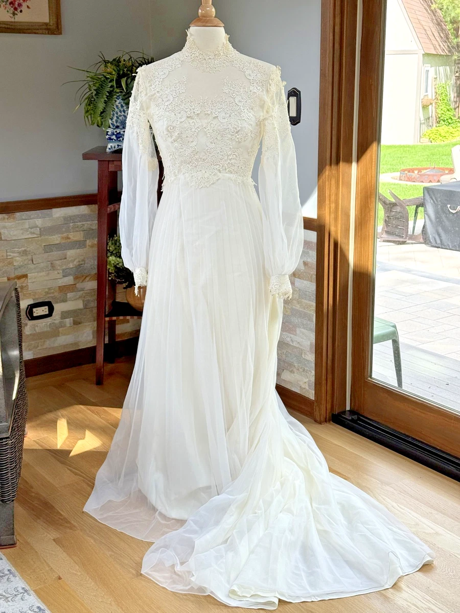 ivory fit and flare wedding dress Romantic Strap V-neck Fit & Flare Wedding Dress Nude Pink