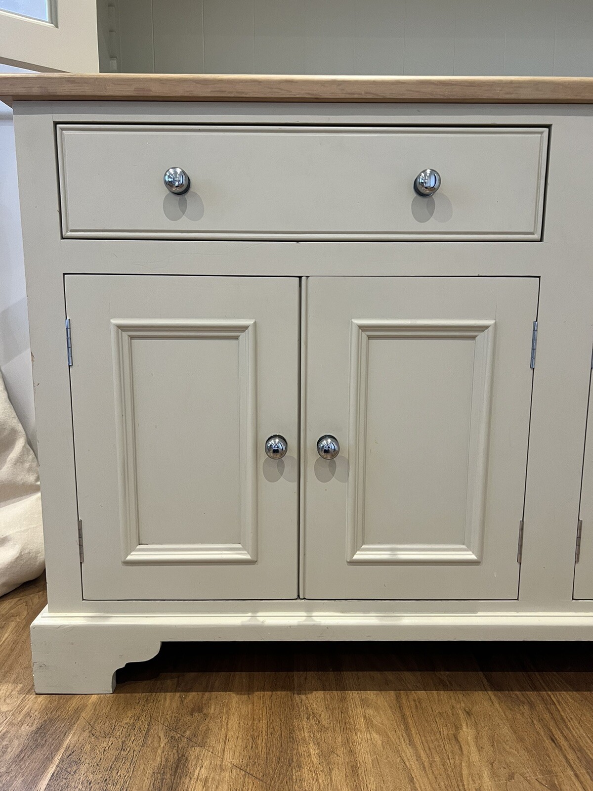 Neptune Chichester 5ft Glazed Rack Dresser with glass doors in