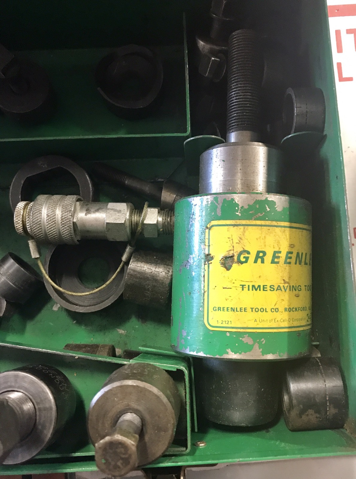 Greenlee No. 7306 Knockout Punch Set w/ Hydraulic Hand Pump 767 eBay