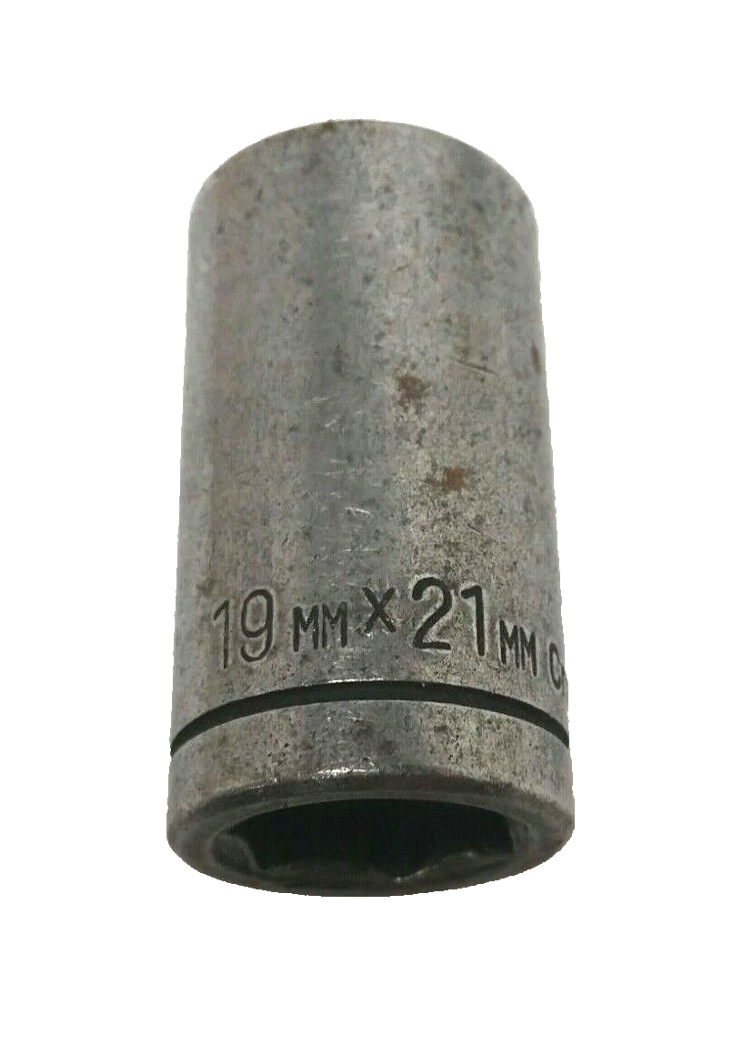 Flip Socket 19 mm 21 mm Marked 4Y Japan, 1/2