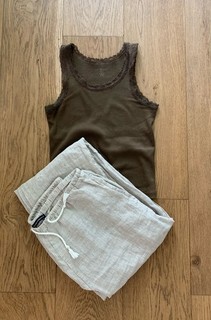 Conjunto de camiseta sin mangas y pantalones con cordón a rayas marrón Brandy Melville talla única usado en excelente estado