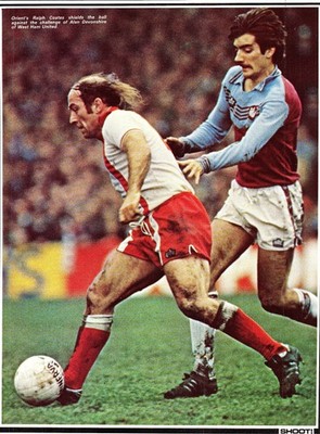 1979 RALPH COATES Orient FC Football Player Vintage Original SHOOT Action Print