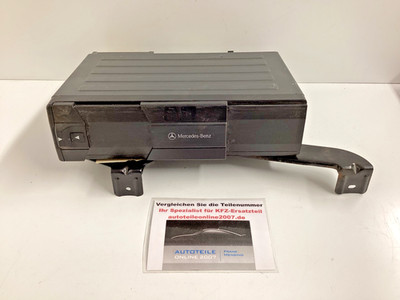 Mercedes Benz W202 CD Wechsler Compact Disc Changer Audio B67822771 A2028204114