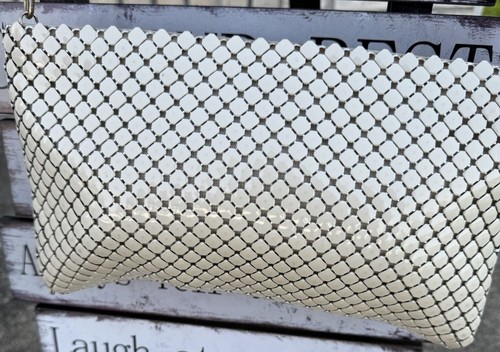 WHITING & DAVIS Vintage White Metal Mesh Clutch Purse - Picture 3 of 9