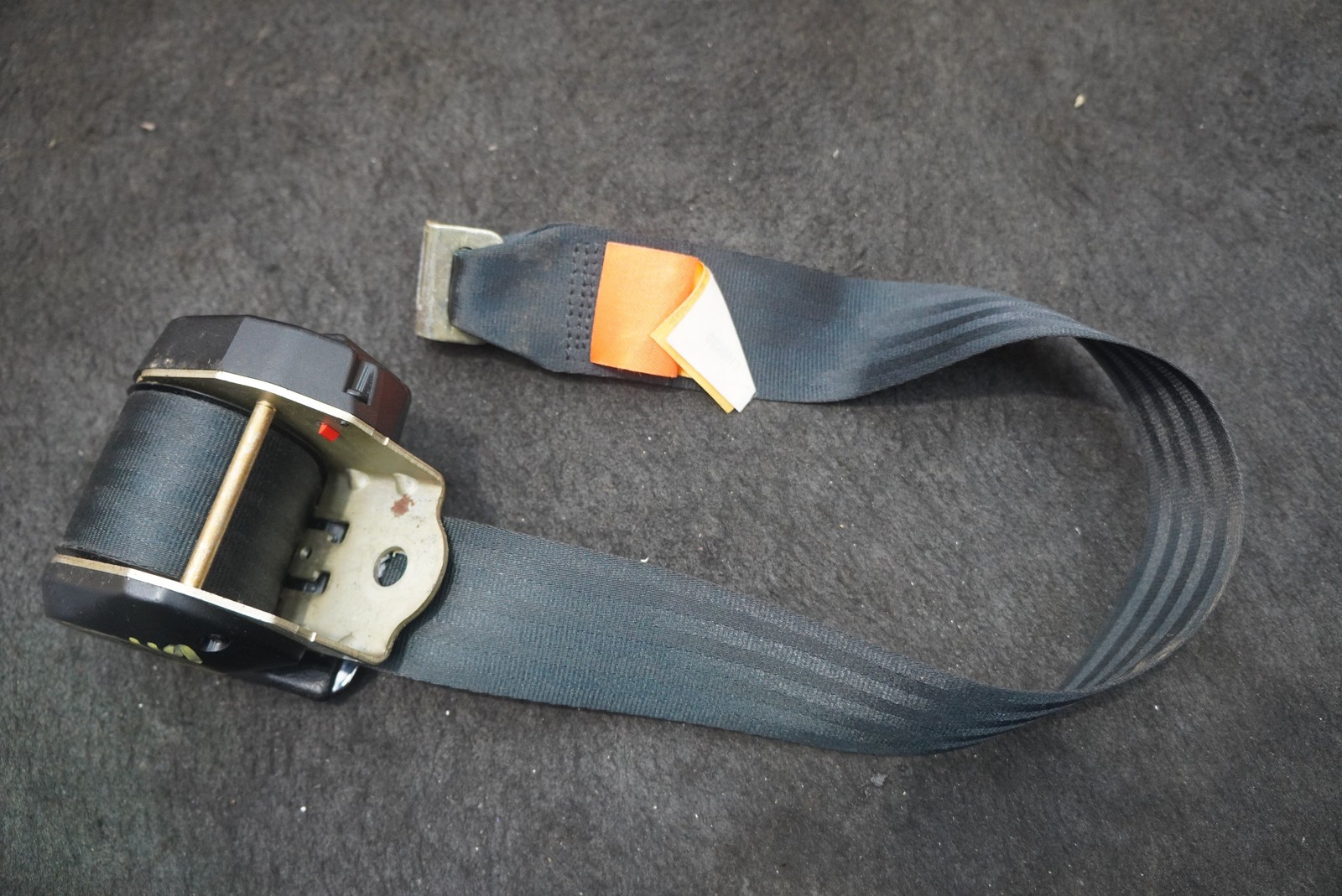 Rear Left Seat Belt Retractor UB70013 OEM Bentley Mulsanne 1988